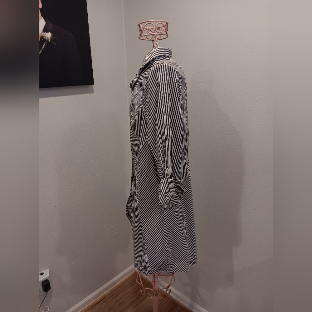Striped Button-Up Shirt - Picture 5 of 7